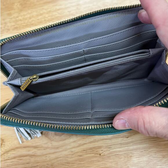 Fossil Wallet Aqua Pebbled Leather Off-white tassel - Picture 3 of 7